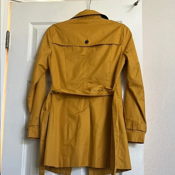 Banana Republic Golden Trench Coat - Picture 8 of 8